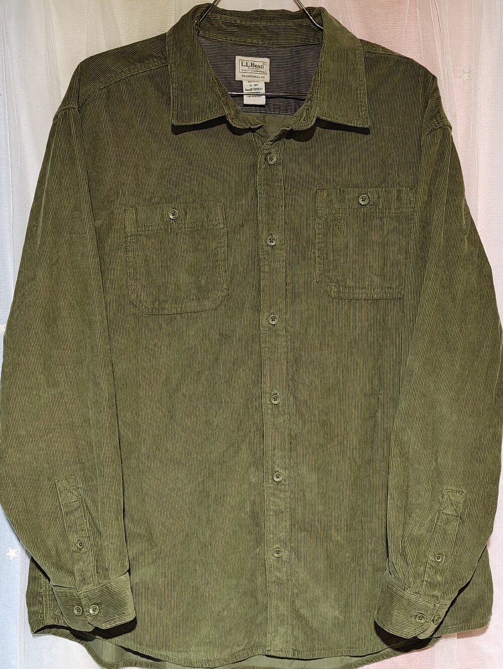 L.L.Bean men's long-sleeve corduroy button-down shirt in Olive Green Size XL EUC